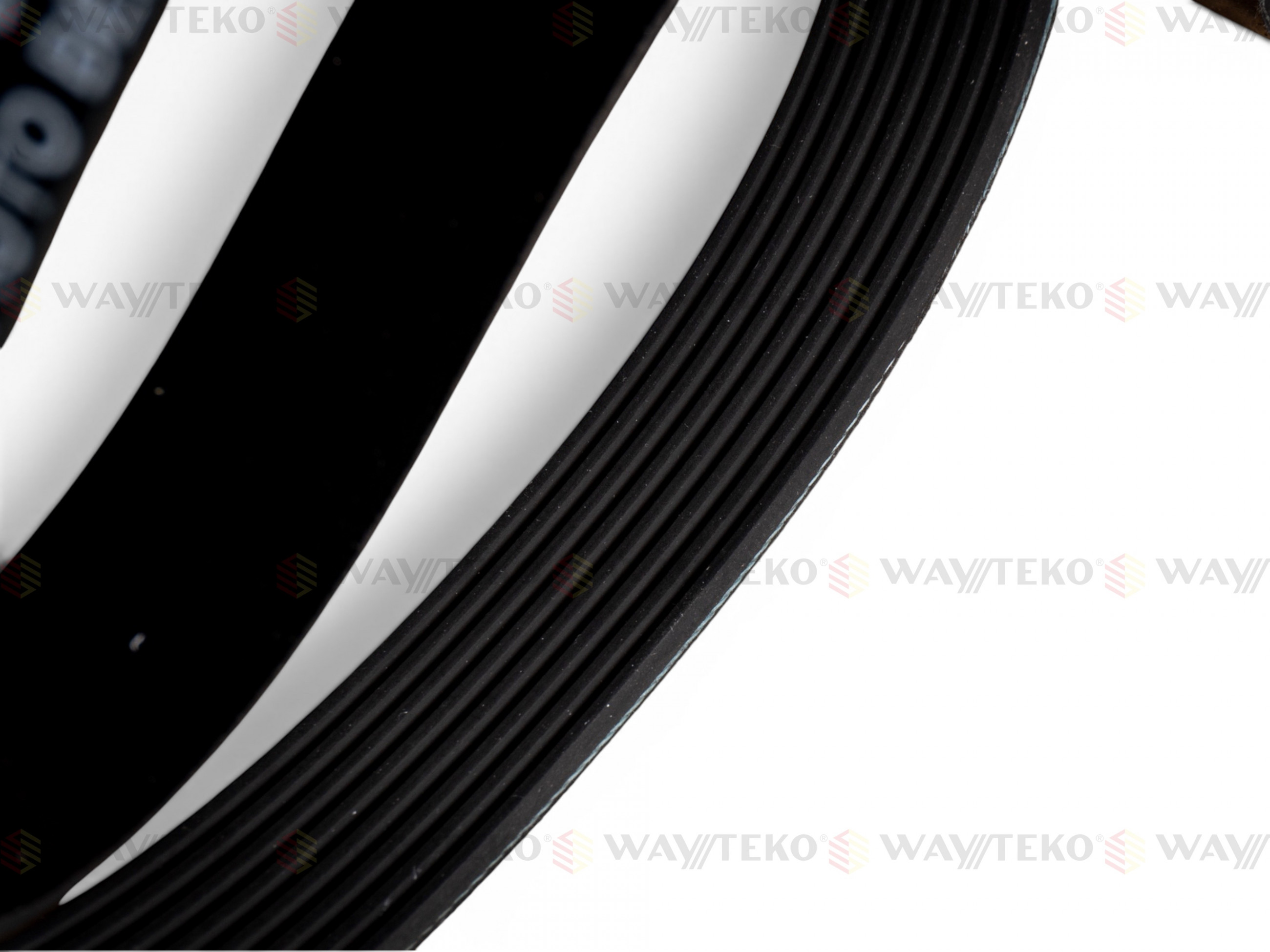 Ремень водяного насоса 8PK1375 (J6 3310,4250) E5 WAYTEKO PREMIUM